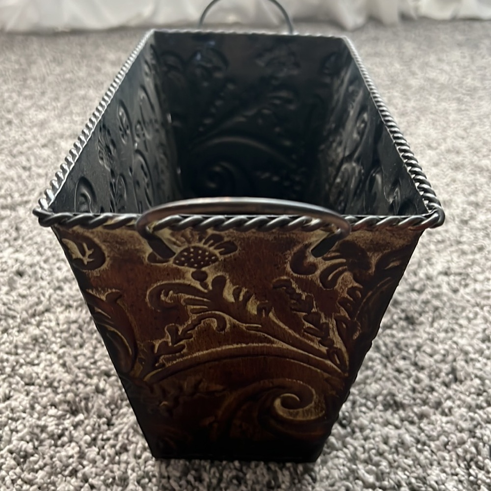 Excellent condition!! Decorative metal box - Picture 4 of 7